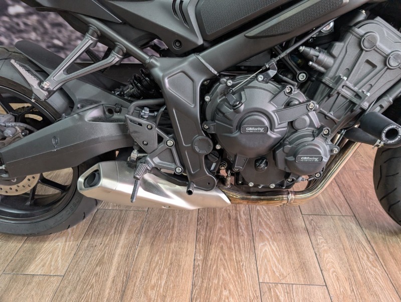 
								Honda CB650R full									