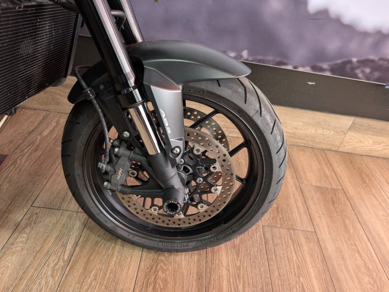
								Honda CB650R full									
