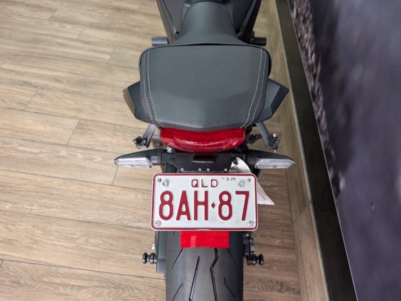 
								Honda CB650R full									