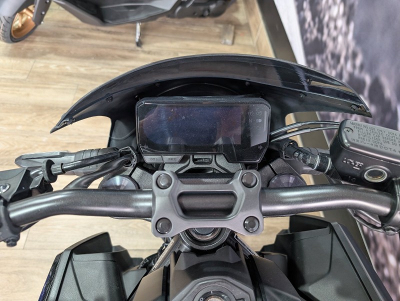
								Honda CB650R full									