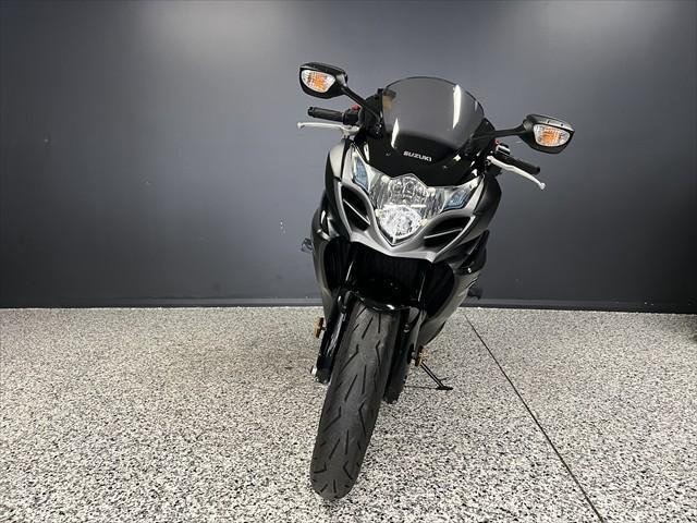 
								Suzuki GSX-R1000 full									