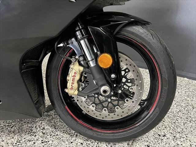 
								Suzuki GSX-R1000 full									