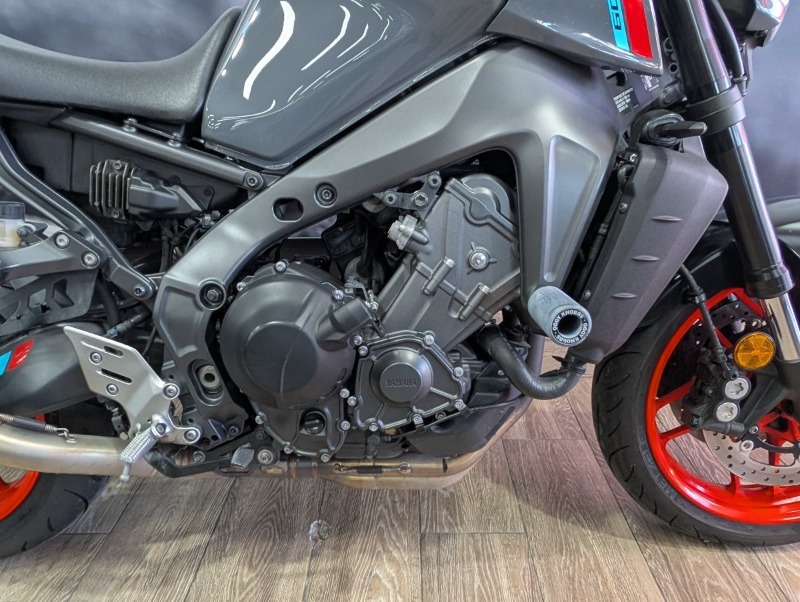 
								Yamaha MT-09A full									