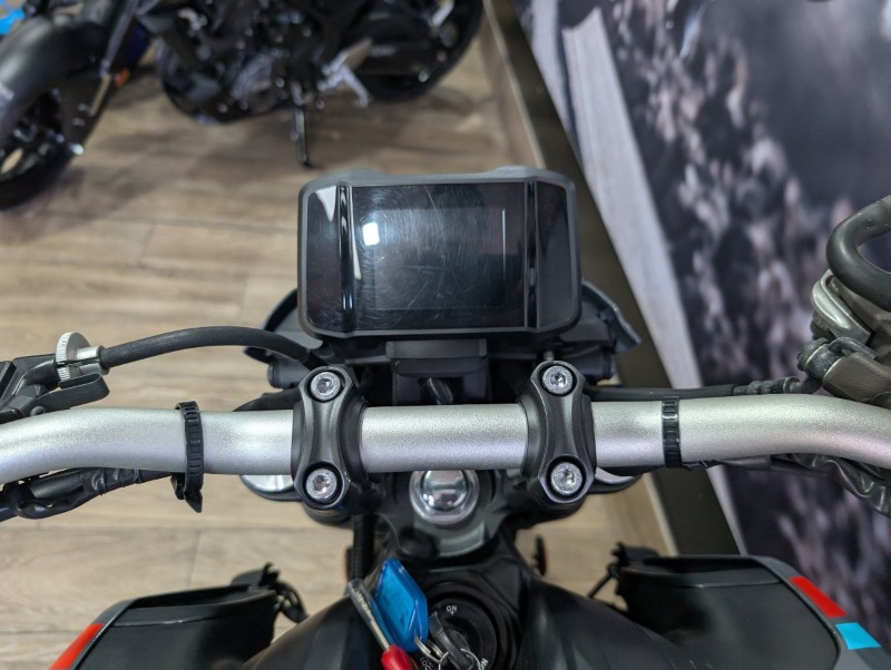 
								Yamaha MT-09A full									