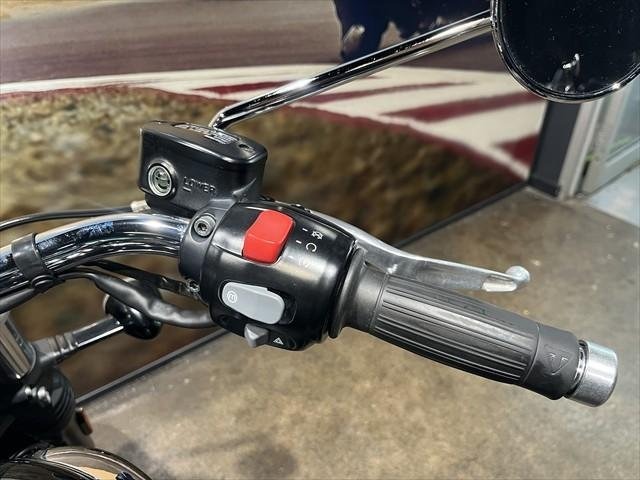 
								Triumph Bonneville Speedmaster full									