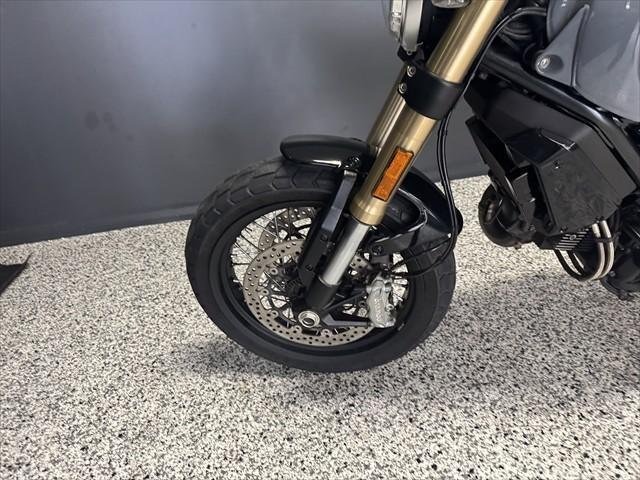 
								Ducati Scrambler 1100 full									