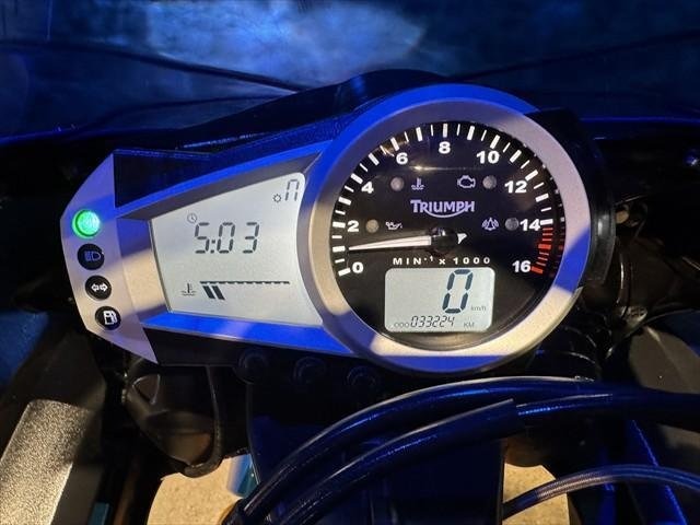 
								Triumph Daytona 675 full									