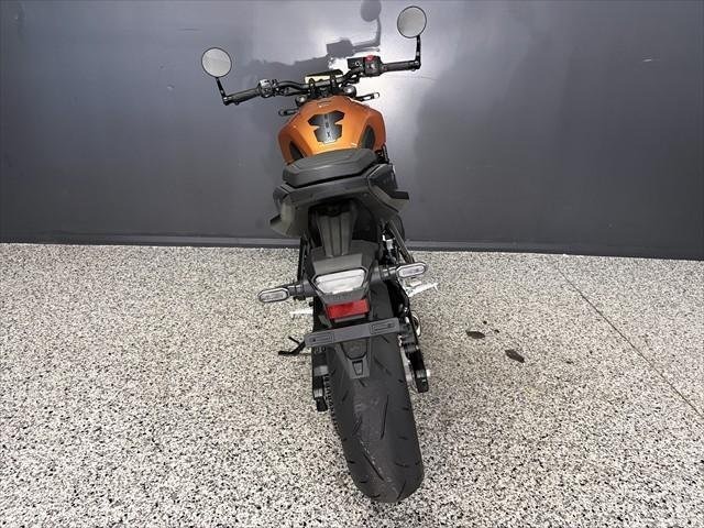 
								Suzuki GSX-8T full									