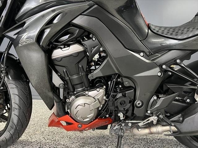 
								Kawasaki Z1000 ABS Special Edition full									