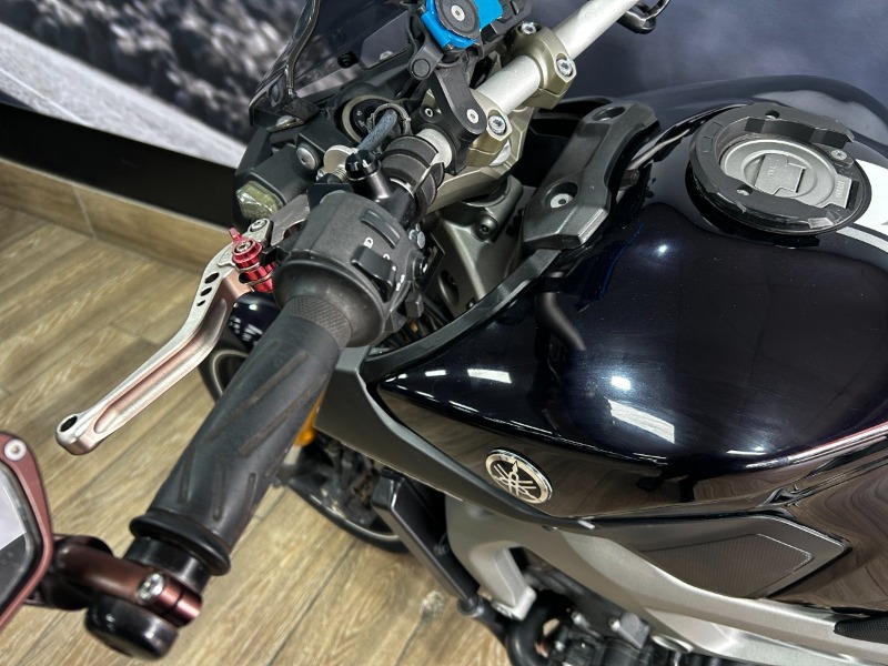 
								Yamaha MT-09 full									