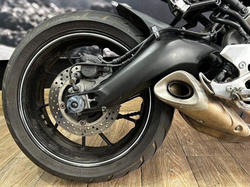 
								Yamaha MT-09 full									