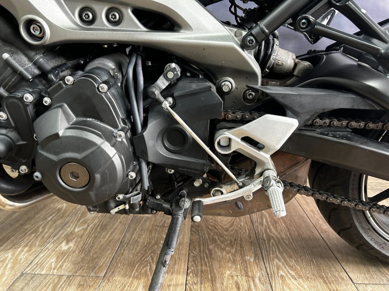 
								Yamaha MT-09 full									