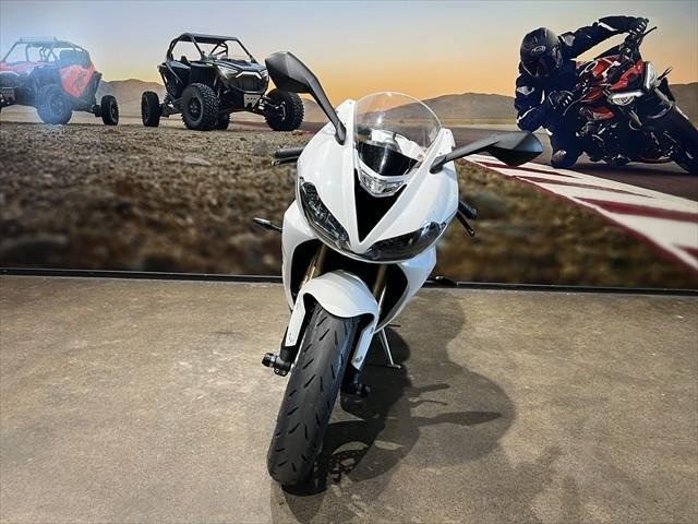 
								Triumph Daytona 675 ABS full									