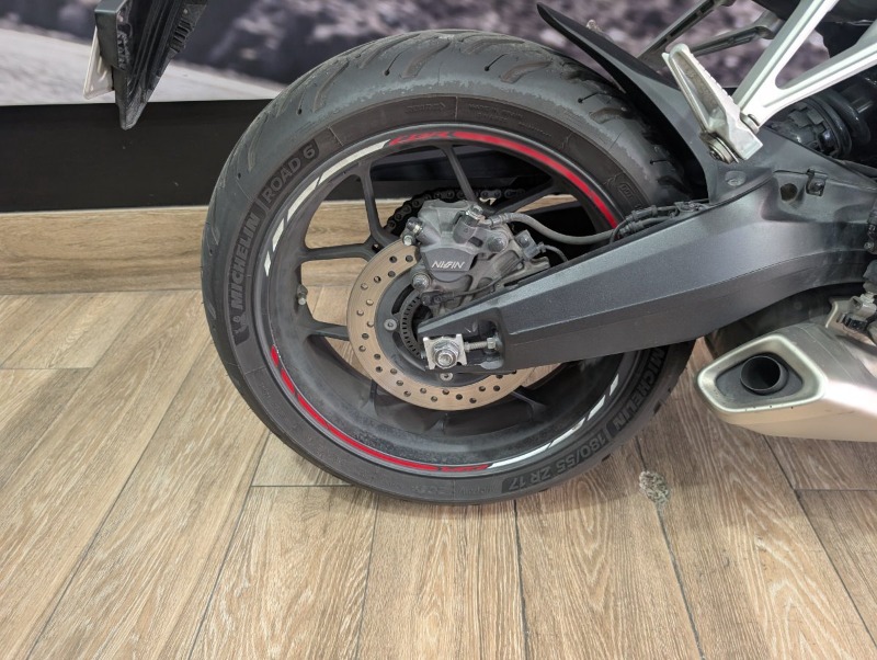 
								Honda CBR650RAC full									