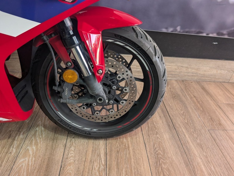 
								Honda CBR650RAC full									