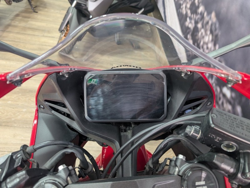 
								Honda CBR650RAC full									