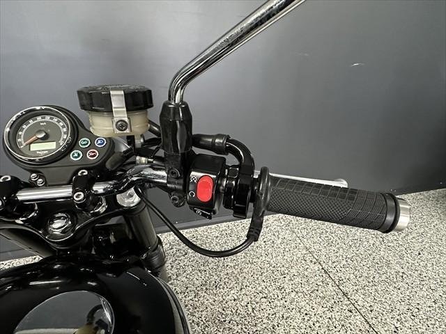 
								Triumph Bonneville 865 full									
