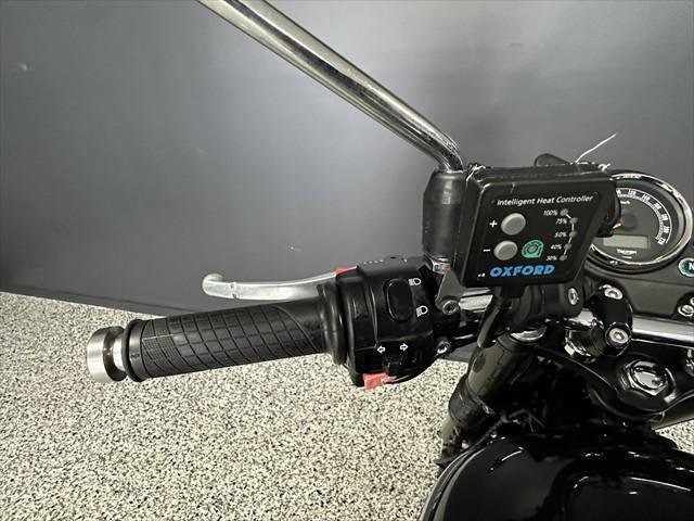 
								Triumph Bonneville 865 full									