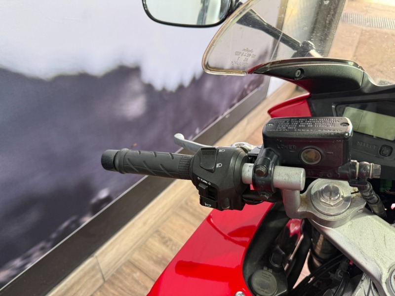 
								Honda VFR800F (VFR800FI) full									