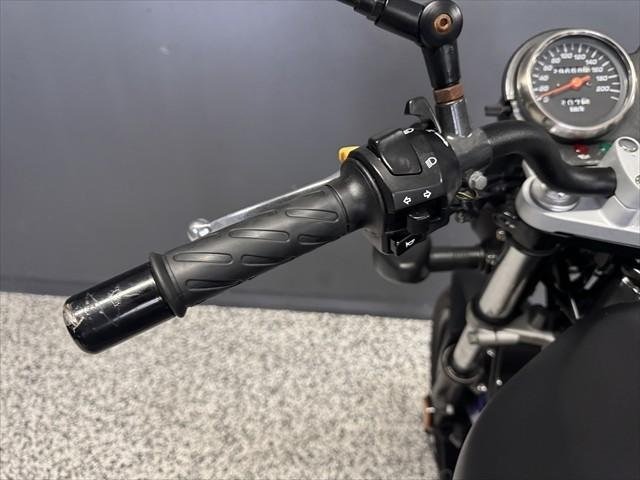 
								Suzuki GS500 full									
