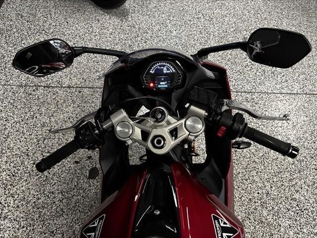 
								Triumph Daytona 660 LAMS full									