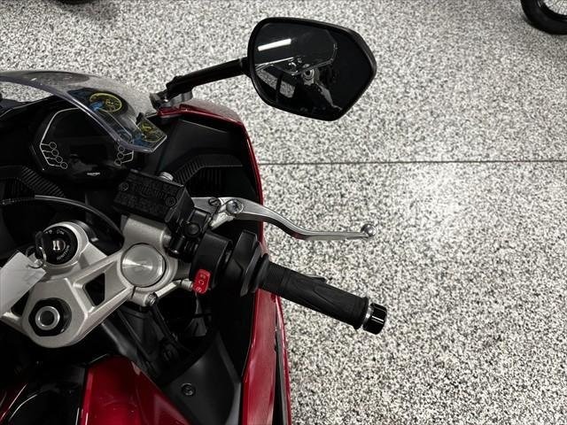 
								Triumph Daytona 660 LAMS full									
