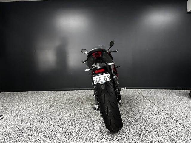 
								Triumph Daytona 660 LAMS full									