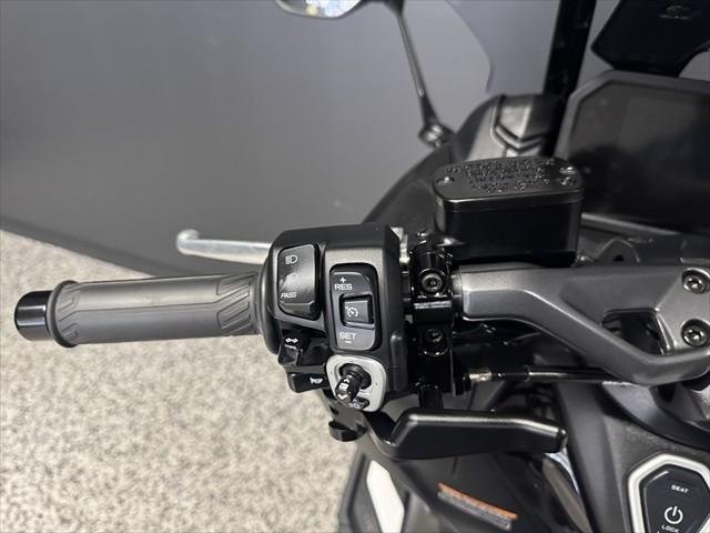 
								Yamaha TMAX 560 full									