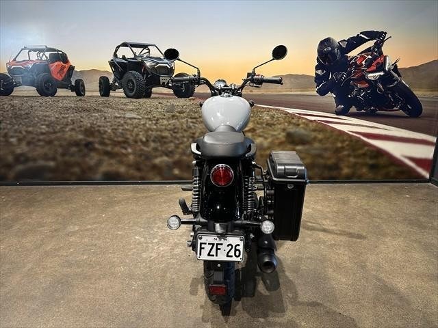 
								Royal Enfield Meteor 350 Fireball full									