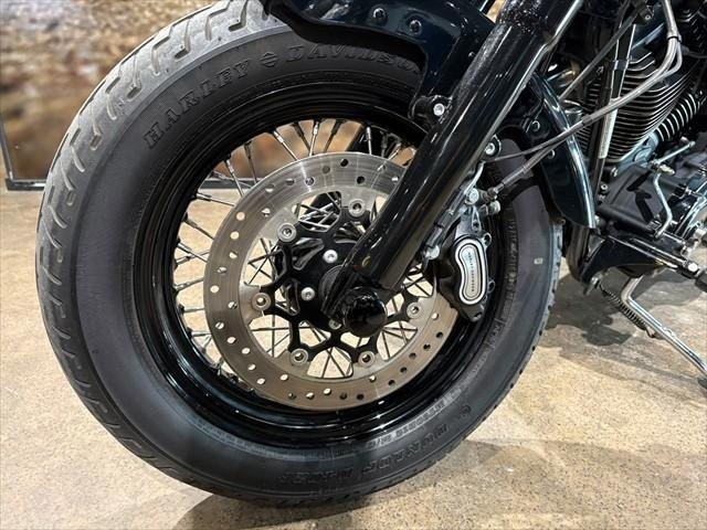
								Harley-Davidson Softail Slim S (FLSS) full									