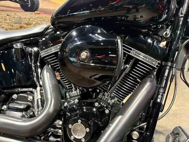
								Harley-Davidson Softail Slim S (FLSS) full									