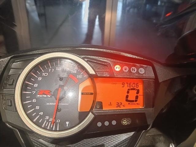 
								Suzuki GSX-R1000 full									