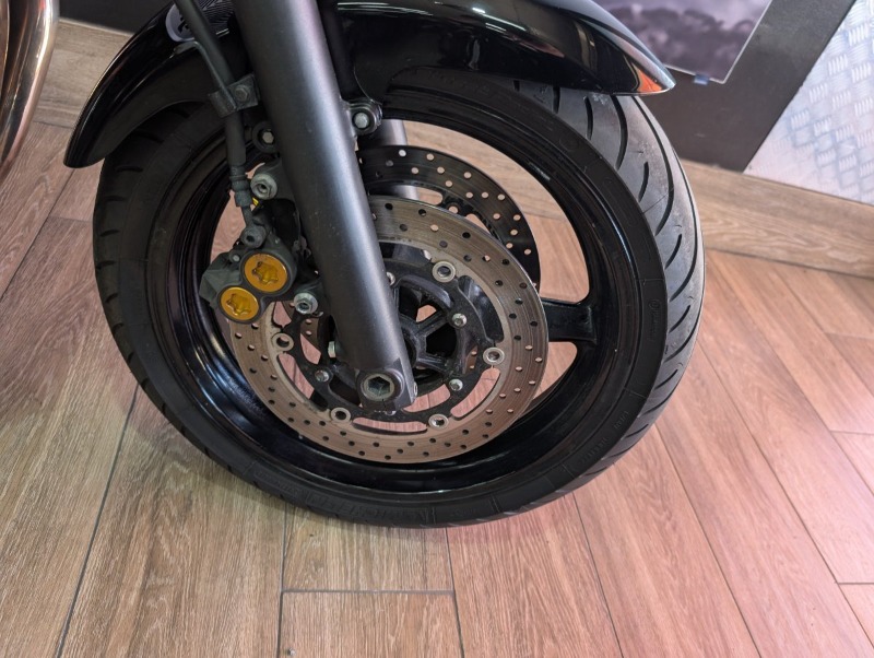 
								Yamaha XJR1300 full									