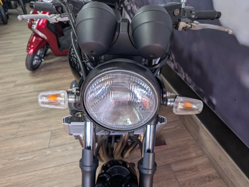 
								Yamaha XJR1300 full									