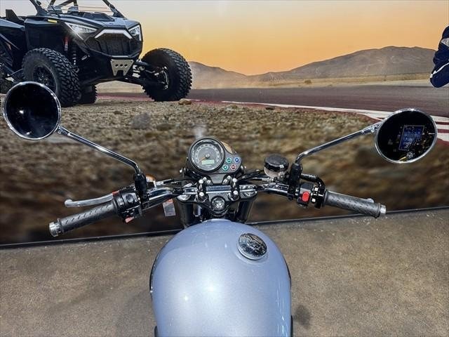 
								Triumph Bonneville 865 full									