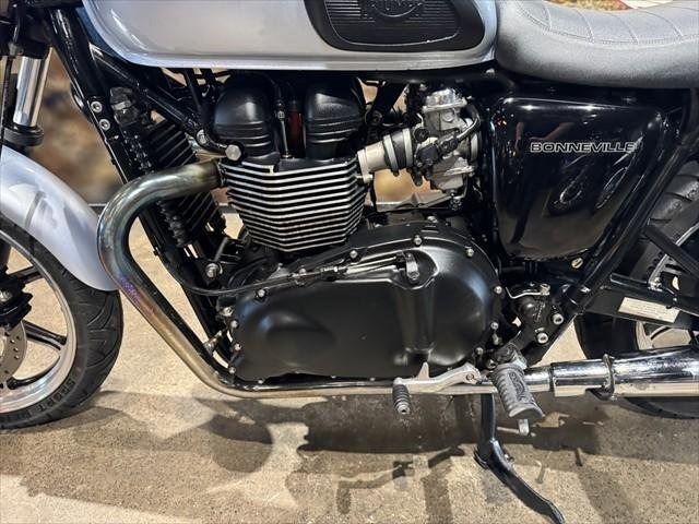
								Triumph Bonneville 865 full									