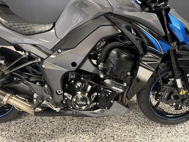 
								Kawasaki Z1000 ABS full									