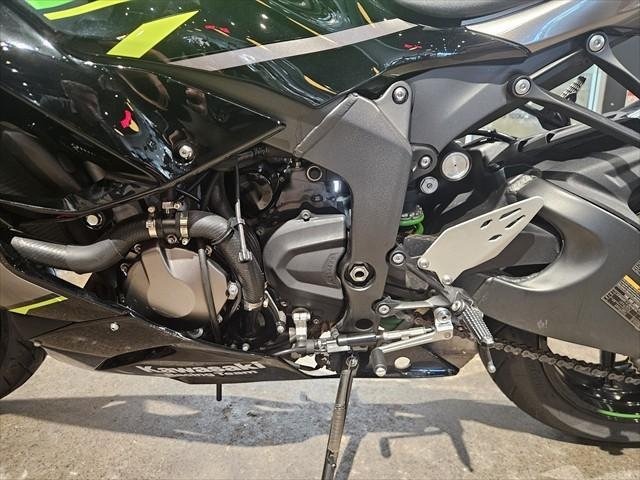 
								Kawasaki Ninja ZX-6R ABS (636) KRT Edition full									