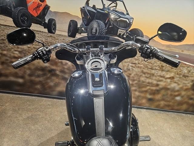 
								Harley-Davidson Sport Glide 107 (FLSB) full									