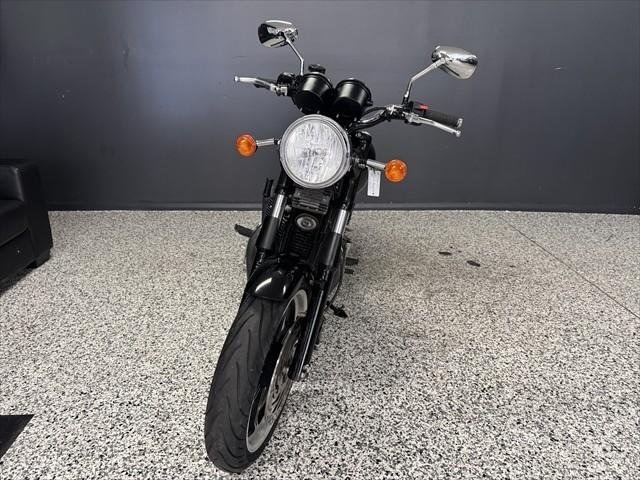 
								Triumph Bonneville SE full									