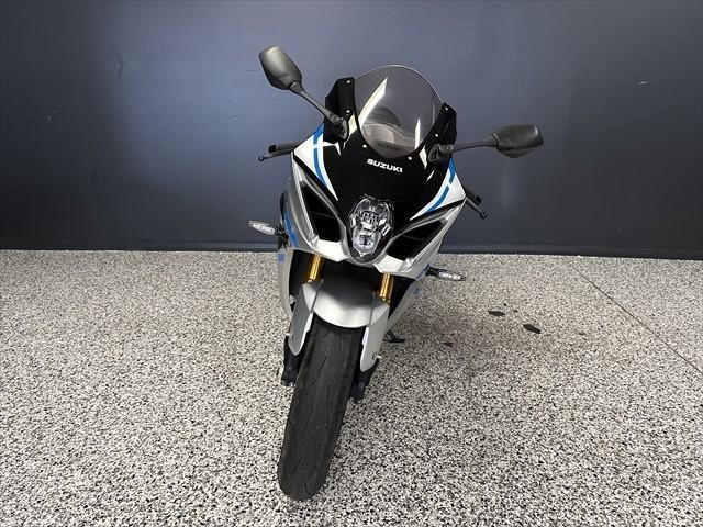 
								Suzuki GSX-R1000R full									