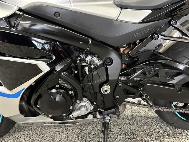 
								Suzuki GSX-R1000R full									