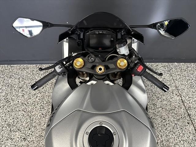 
								Suzuki GSX-R1000R full									