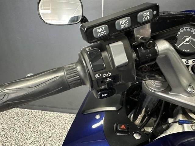 
								Yamaha FJR1300 full									