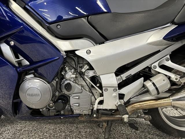 
								Yamaha FJR1300 full									