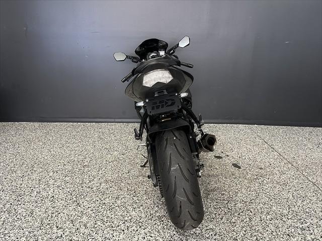 
								Kawasaki Ninja ZX-10R full									