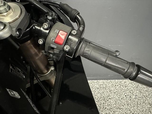 
								Kawasaki Ninja ZX-10R full									