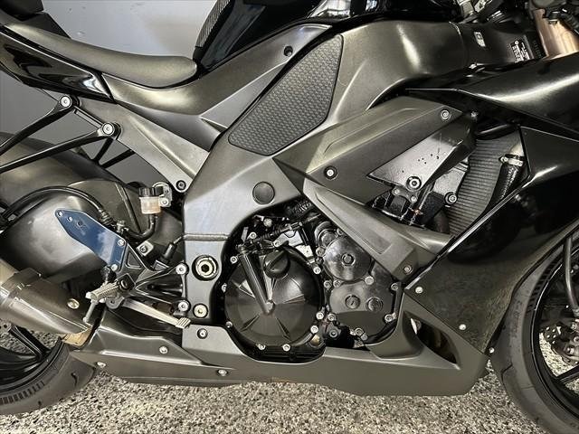 
								Kawasaki Ninja ZX-10R full									