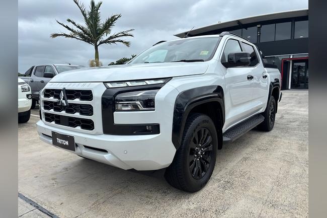 
								Mitsubishi Triton full									