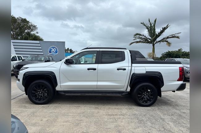 
								Mitsubishi Triton full									